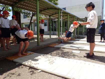 鶴ヶ島第一小学校 セール ラッシュガード